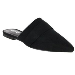 NWOT ♡ MIA Girl Vandy Slip-On Shoes Closed Toe